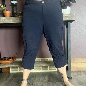 Lucy brand Capri cargo pants